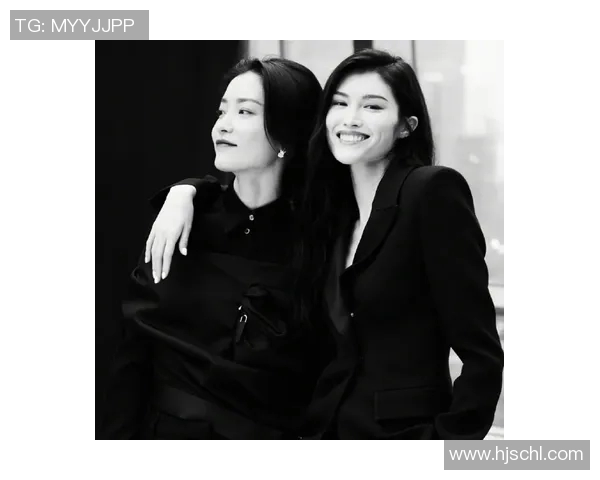 黑白照片中的足球明星瞬间回顾经典时刻与传奇故事交织的视觉盛宴 黑白照片中的足球明星瞬间回顾经典时刻与传奇故事交织的视觉盛宴